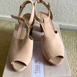 Clarks Kendra Charm Nude suede heels-NWT&box 7.5 size